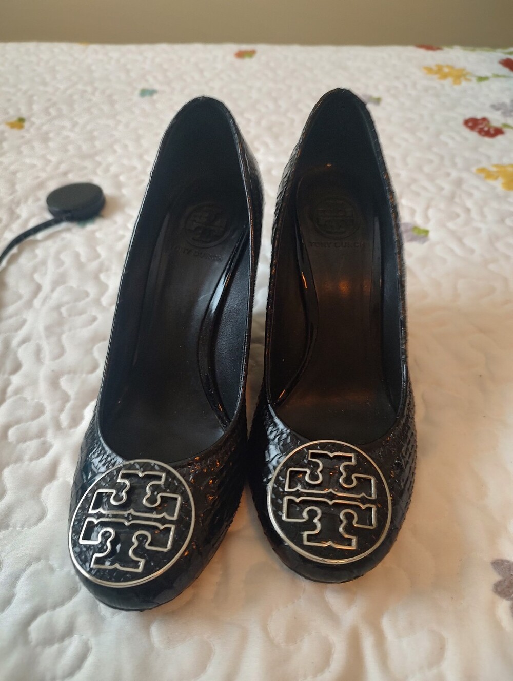 Tory Burch Black Patent Silver Logo Round-Toe Pumps